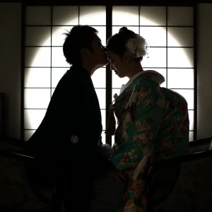 障子のシルエットを生かしてこのような雰囲気のあるお写真を撮ることが出来ます。|THE LITTLE WEDDING 一の糸（ザ リトルウェディング 一の糸）の写真(11908036)