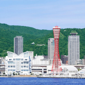 ハーバーランドの一角、神戸ポートタワーや大観覧車に並び、海の眺めを独占するロケーション。|ノートルダム神戸の写真(14949465)