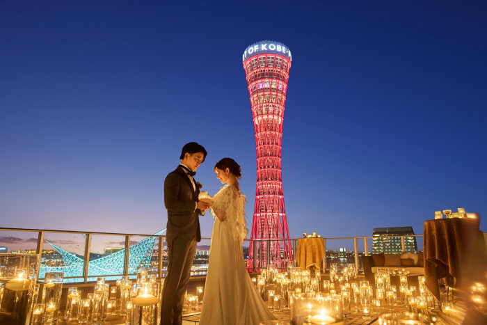 神戸を一望できる特別な景色でナイトウエディングも大人気♪
