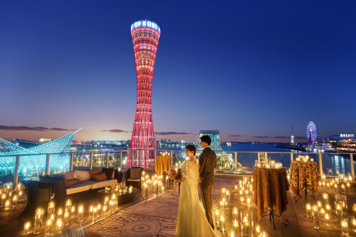 神戸を一望できる特別な景色でナイトウエディングも大人気♪
