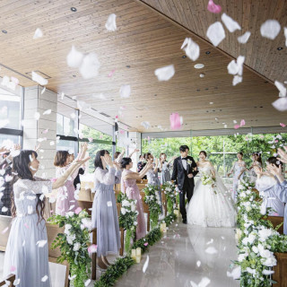 【NEW】最大130万円相当★挙式料無料、披露宴会場費無料、ドレスランクUP料金無料など♪