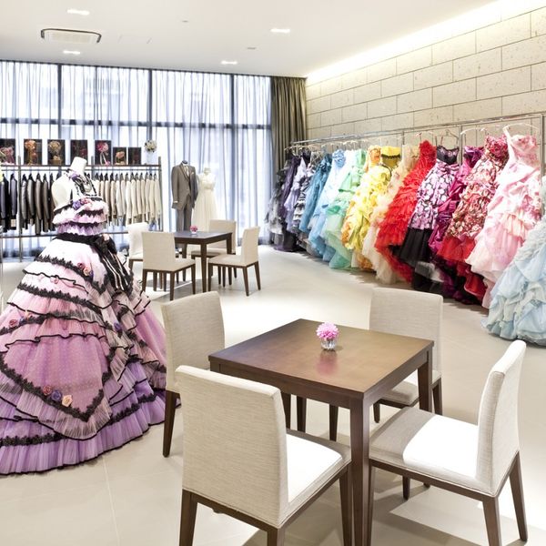 【ドレスサロン】
人気アパレルブランドのドレスから芸能人プロデュースのドレスまで
・・・・きっとお気に入りのドレスが見つかるはず!!|ヴィラルーチェの写真(427049)