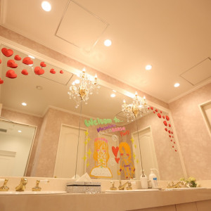 お化粧室もアレンジの見せ所!!ゲストの期待を上回る笑顔サプライズ☆|ザ・リュクス銀座(THE LUXE GINZA）の写真(675103)