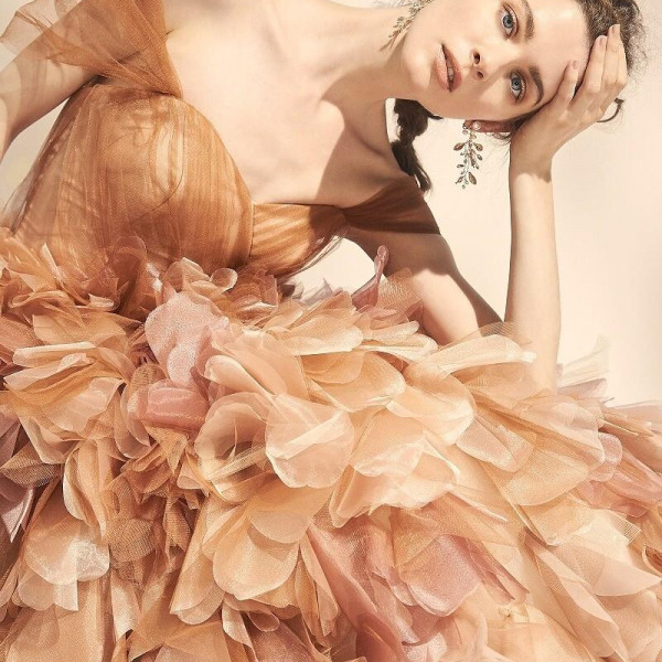 自社ドレスショップ「ブライダルハウスTUTU」で最高の一着を。