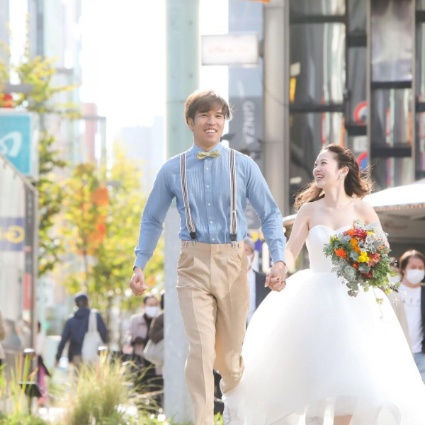 銀座の町並みでナチュラルなフォト