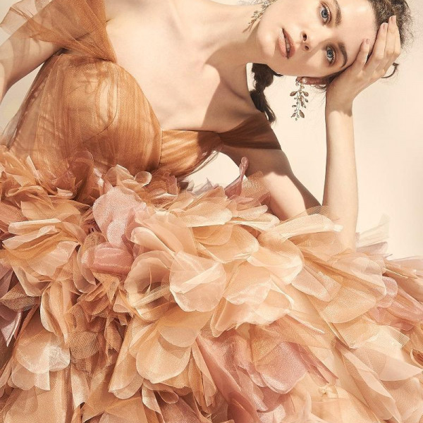 自社ドレスショップ「ブライダルハウスTUTU」で最高の一着を。