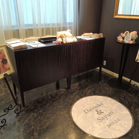 アレンジ自由なレセプション☆バーラウンジ内設置で受付担当のご友人も楽しく過ごせます。|ザ・リュクス銀座(THE LUXE GINZA）の写真(675081)