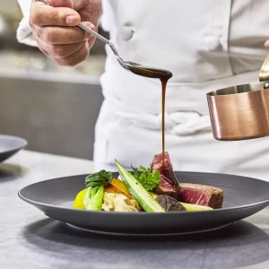 近代的なフレンチをベースに現代のエッセンスを加えて新しいスタイルの料理への挑戦を実践している|GRAN SUITE（グラン スイート）/FIVESTAR WEDDINGの写真(7617981)