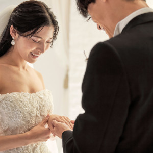 結婚式の誓いにふさわしい神聖な雰囲気に|GRAN SUITE（グラン スイート）/FIVESTAR WEDDINGの写真(54352798)
