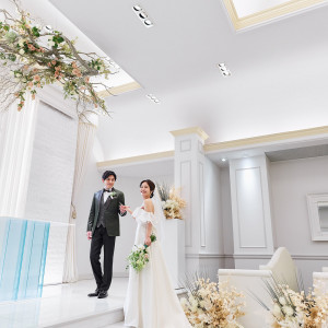 ゲストもゆったりと挙式に参列できるソファー席が人気♪|GRAN SUITE（グラン スイート）/FIVESTAR WEDDINGの写真(31374752)