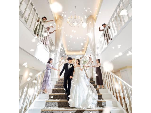 【1棟貸切】おふたりの自由に装飾も！木々と自然に包まれたパーティ空間に