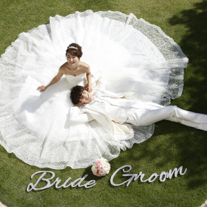 チャペルガーデンにあるかわいいハートの芝生でワンショット♪|「最高の一日」～Wonderful Wedding～の写真(2139933)