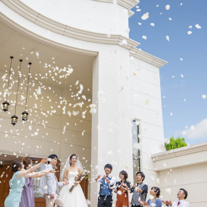 みんなからの祝福が詰まったフラワーシャワー♪|「最高の一日」～Wonderful Wedding～の写真(3617877)