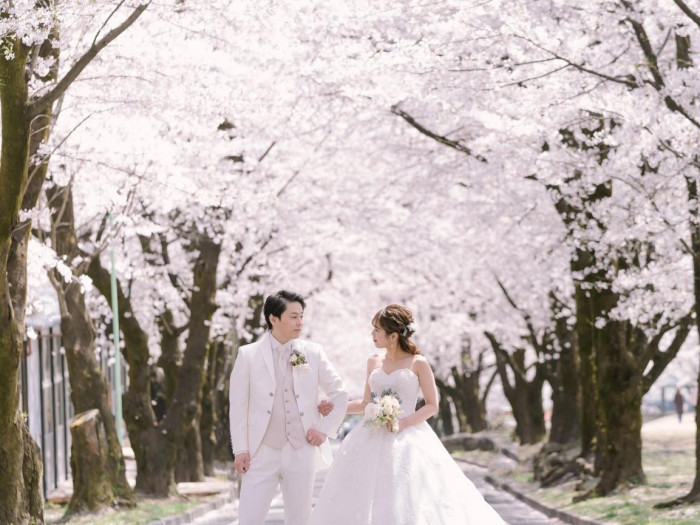 ふたりの一生の思い出に残る一枚を沢山ご提案します。館内だけでなくロケフォトもおすすめ