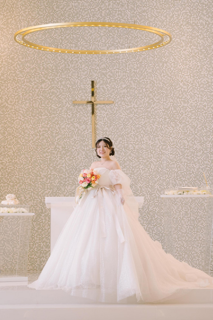 プロのドレスコーディネーターがおふたりに似合う衣裳をご提案致します。