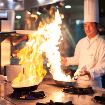 ライブ感ある料理演出がパーティをより一層印象的なものに