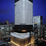 大阪の新たなランドマークとして注目の「中之島フェスティバルタワー」。その最上階にラ・フェットひらまつがあります。