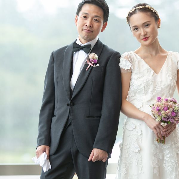 ブーケだけでなく新郎様につけるブートニアもポイントのひとつ。|ジャルダン ポール・ボキューズ（しいのき迎賓館内）の写真(29281363)