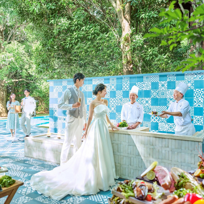 ゲストと和やかに過ごすデザートブッフェは人気の演出のひとつ!