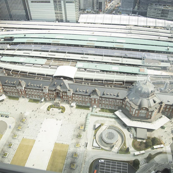 東京駅を見下ろす、地上37階からの眺望はゲストへの貴重な演出の一つ