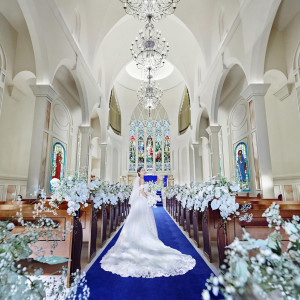 永遠を意味する青のバージンロード|アニヴェルセル みなとみらい横浜の写真(56860883)