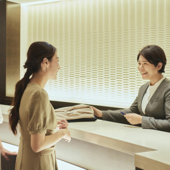 お客様との一期一会に感謝し、心からの祝福と最高の笑顔でお出迎えをしています。