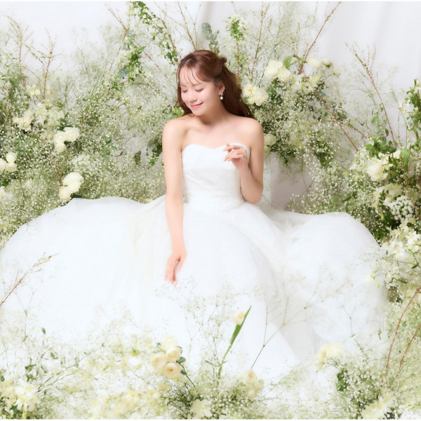 600デザイン以上と豊富なラインナップを誇る提携ドレスショップ