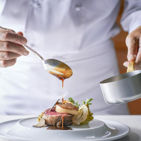 一皿ごとに想いを込めて仕立てる、祝宴を彩る美食のおもてなし