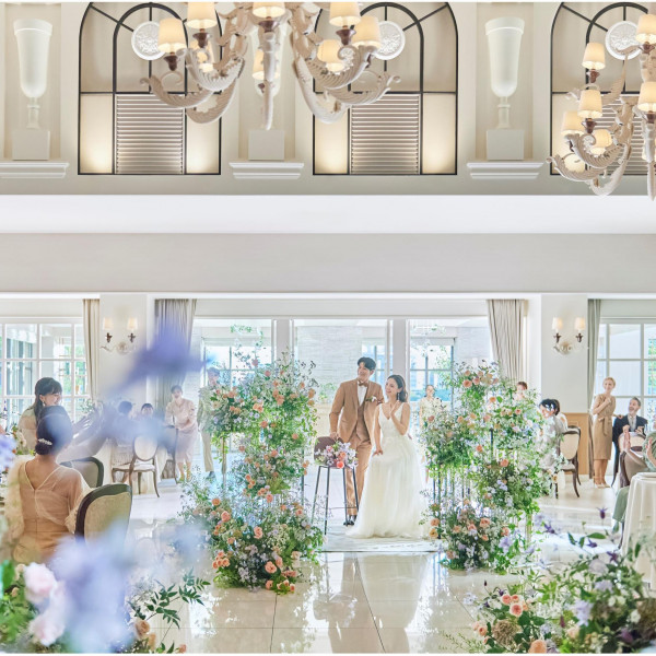 リゾートがテーマの結婚式!コーディネートも夏らしさ全開