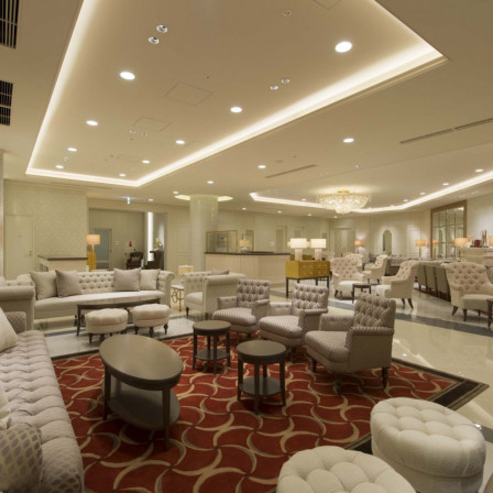 【ラウンジ】ゲストが寛げる貸切ラウンジで無料ドリンクをご用意しております|アニヴェルセル みなとみらい横浜の写真(529782)