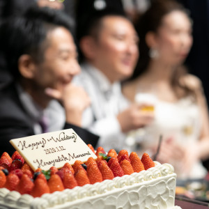 ウェディングケーキはシンプルなものから完全オリジナルデザインまで、お2人のご要望に沿って専属パティシエが心を込めてお作りします。|HATSUNEYA GARDEN ~since1868 Kawagoe~(ハツネヤ ガーデン)の写真(19018308)