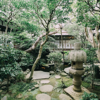 どこからでも望める日本庭園は、訪れる皆さまに安らぎをお届け