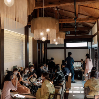 ゆったりと寛げるカフェがゲストの皆さまの待合場所として貸切に