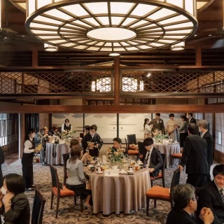 ゲスト人数に合わせたテーブルレイアウトが可能。