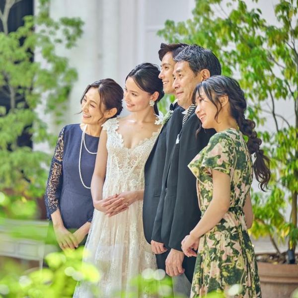 今、注目の家族結婚式。親しい人とだけで団欒囲む祝福の時間を。