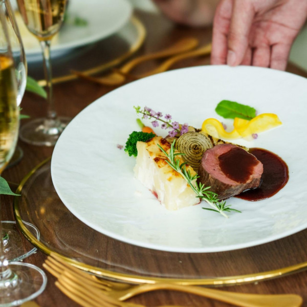 フレンチジャポネのフルコースで老若男女全てのゲストも大満足!