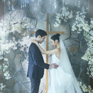 モダンで幻想的なチャペルでの誓い|YOKOHAMA MONOLITH ～横浜モノリス～の写真(54520344)