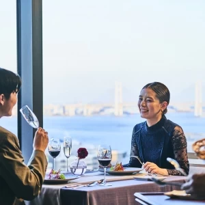 記念日にまた訪れられるよう平日はレストラン営業も。|YOKOHAMA MONOLITH ～横浜モノリス～の写真(20015687)