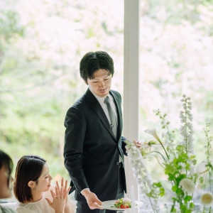 サービススタッフも貸切でゲストをおもてなし|鶴見ノ森 迎賓館の写真(52587303)