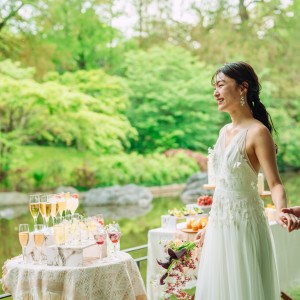 隣接するテラスに出てデザートビュッフェを|鶴見ノ森 迎賓館の写真(52587312)