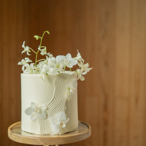 お二人だけのオリジナルウェディングケーキもご用意|鶴見ノ森 迎賓館の写真(52588020)