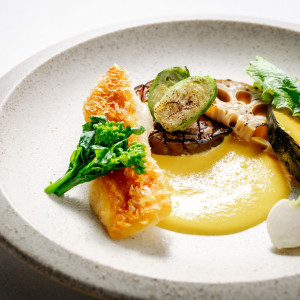 旬の食材を大切にし、季節感を感じられる見た目と色合い、調理方法、コース流れのバランスを配慮してメニューを考案しております。|鶴見ノ森 迎賓館の写真(52588037)