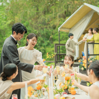 ゲストとの距離が近いので、美味しい料理と会話を楽しみながらアットホームなパーティを過ごそう