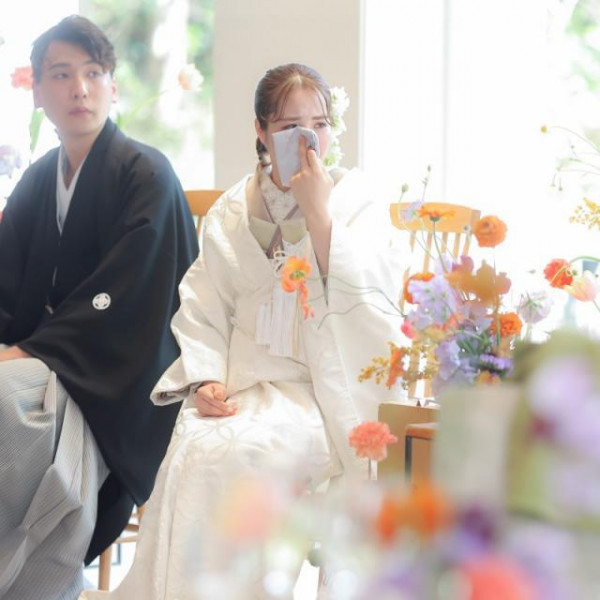 和装も映える自然光差し込み開放感あふれる披露宴会場