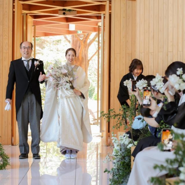 和婚でもお父様と入場ができる人前式