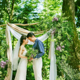 専用の芝生のガーデンで挙式も叶う。気持ちのいいロケーションはゲストが喜ぶおもてなしに