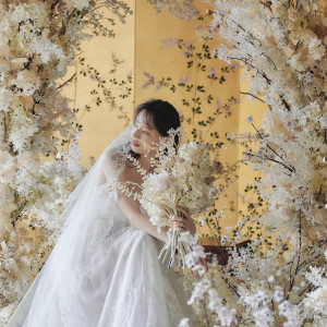 花嫁のための一着。ヨーロッパのオートクチュールやプレタポルテのほか、独自のコンセプトをもつドレスショップやオリジナルブランド「Leaf for Brides」|ザ キクスイロウ ナラパーク（菊水楼）の写真(26588345)