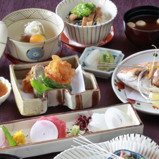 【HP限定来館特典】「料亭 菊水楼」和会席ペアチケットプレゼント (1万円相当)