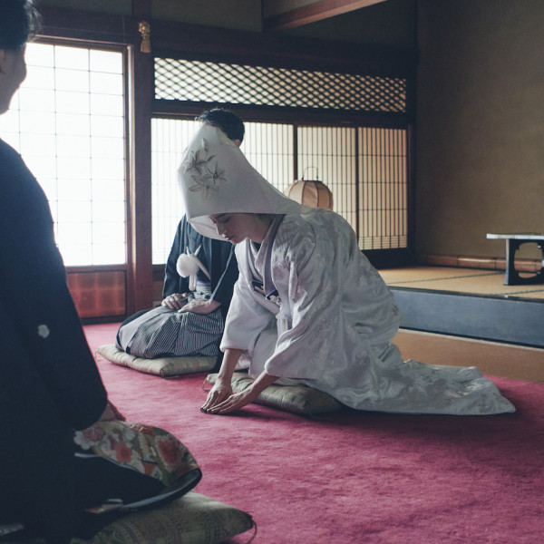 菊水楼では、日本の伝統的な様式の建物で、料亭ならではの料理や接客、
しつらえを堪能していただける