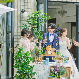 専用のガーデンでは、BBQやドリンク演出も盛り上がれる。|ウェディングコート エミリア（Wedding Court EMILIA）の写真(42468719)